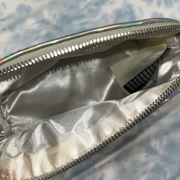 Cakeworthy Sandy Cheeks Spongebob cosmetic case - Picture 3 of 3